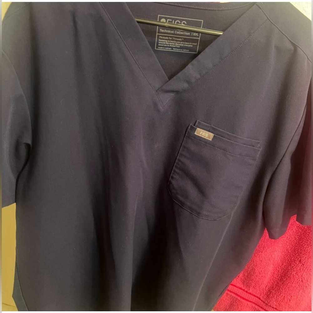 Figs men top only